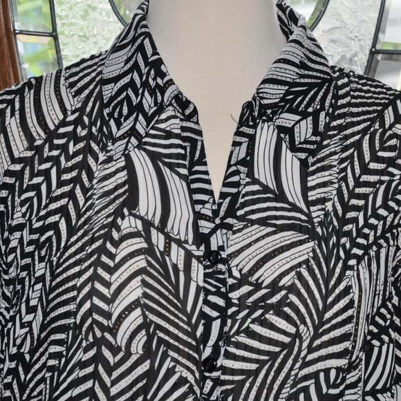 Fashion Bug Black & White 3/4 Length Sleeve Button Down Blouse - Picture 2 of 6